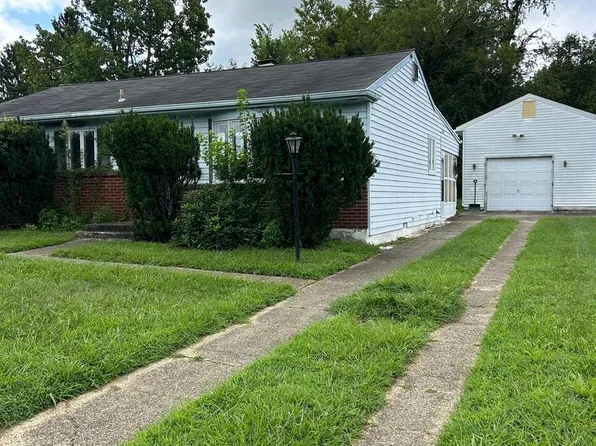 8 Boswell Rd, Marlton, NJ 08053