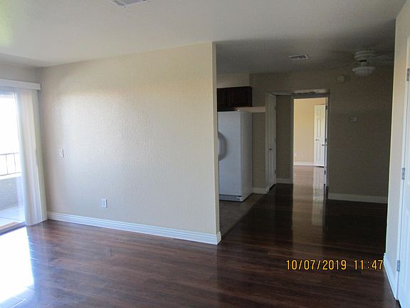 LIVING & DINNING ROOM