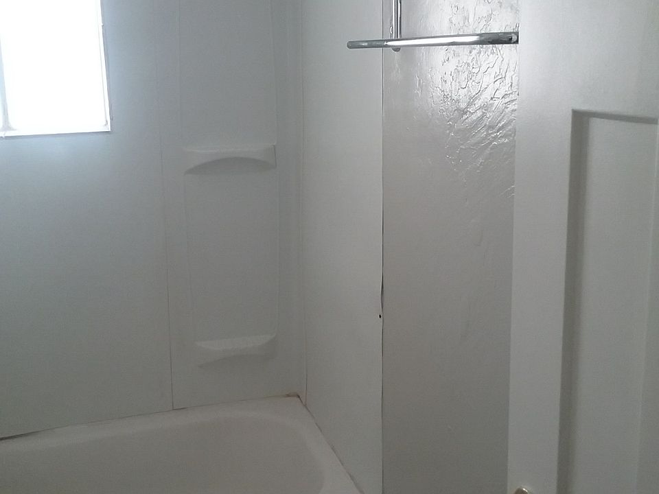 Bathroom Tub
