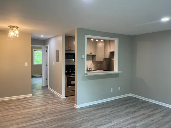 312 Jackson St APT 5, Cuyahoga Falls, OH 44221
