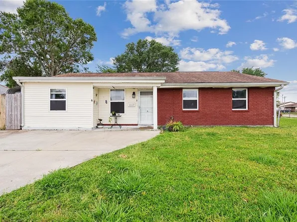 2868 Hickorybrook Dr, Gretna, LA 70056