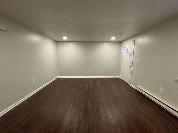 2nd image of 124 Adams Dr APT D