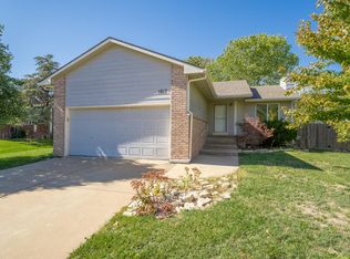 1817 N Buckthorn Ct, Andover, KS 67002