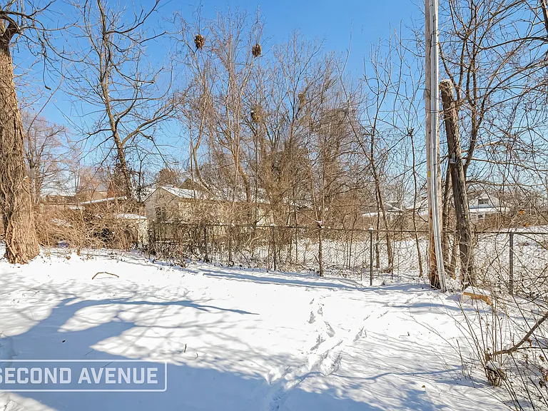 2833 Kensington Ave — Photo 20