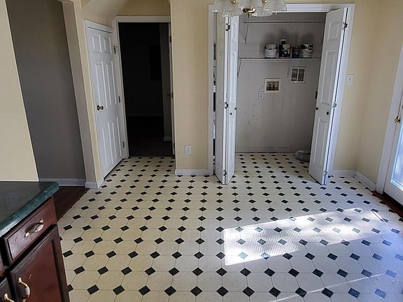 5th image of 3171 Holly Brook Cir NE