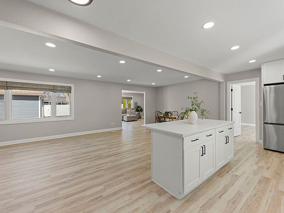 2nd image of 405 Turf Ln