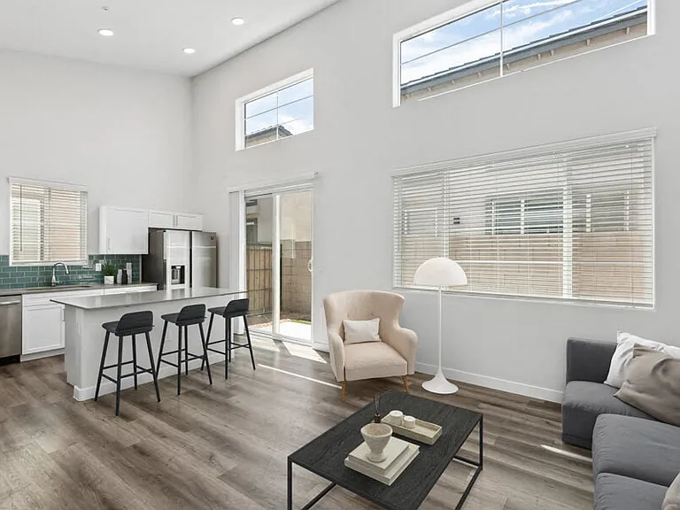 Baseline on 16 — Photo 2