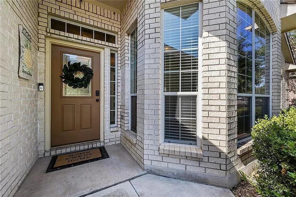 1805 Vintage Dr — Photo 2