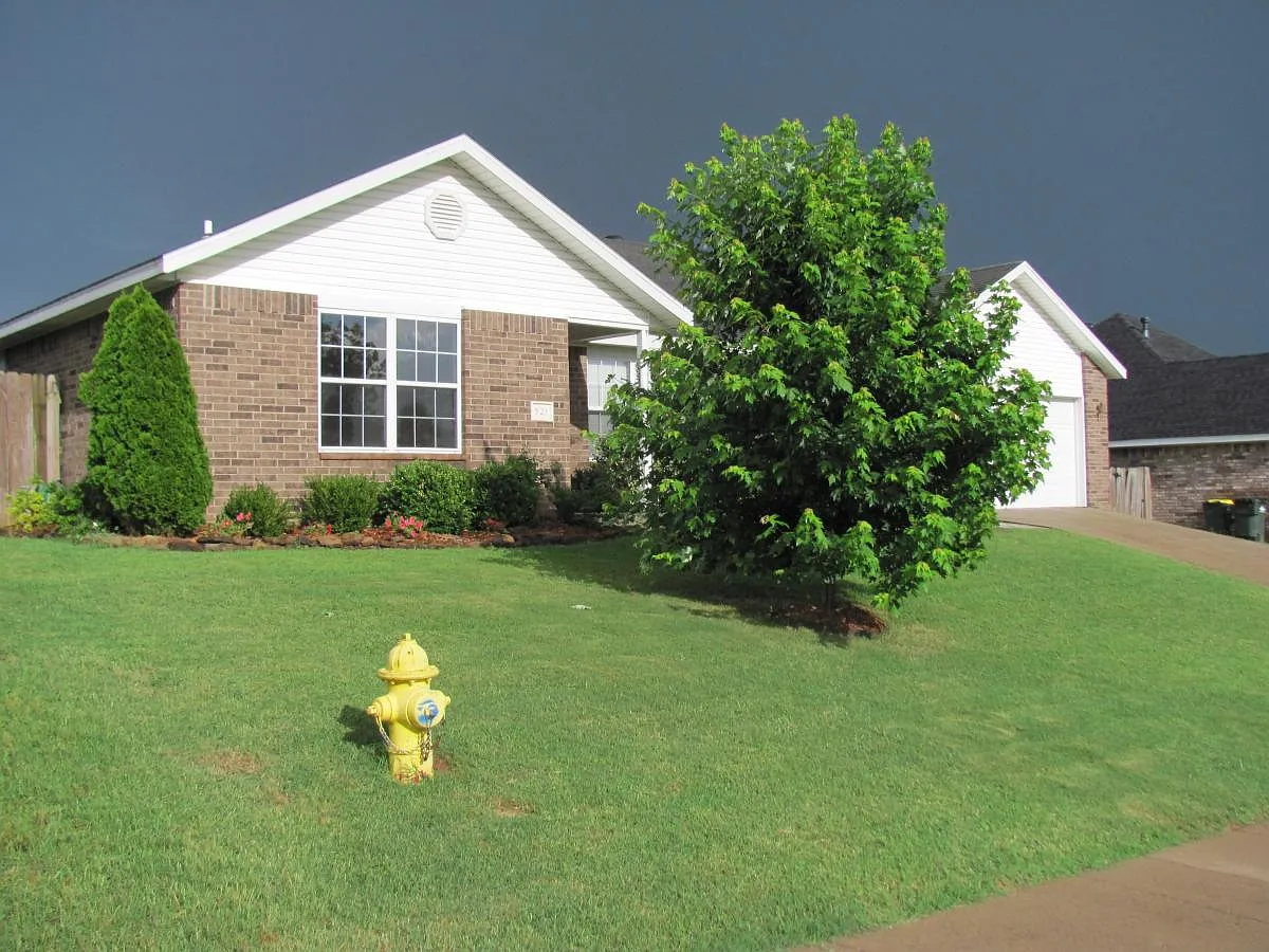 4 bed, 1884 sqft, $1,800 — Photo 2