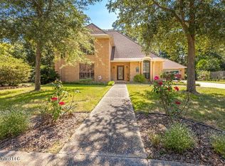 1316 Mill Cir, Ocean Springs, MS 39564