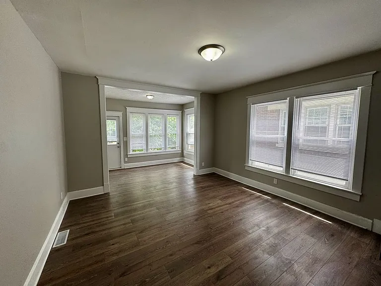 4725 Southern Pkwy #1 — Photo 15