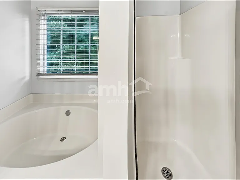 4238 Zephyrhills Dr NW — Photo 10