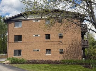 1110 Chalet Dr APT 301, Darien, IL 60561