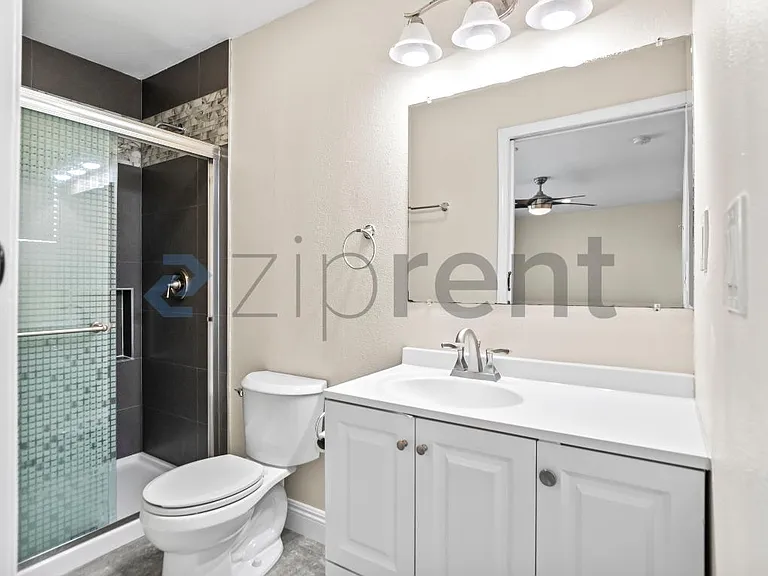 566 Beechmont Ln — Photo 14