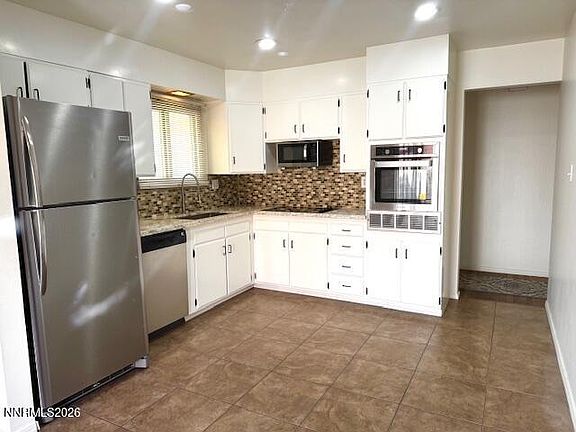 3rd image of 4505 Almond Dr