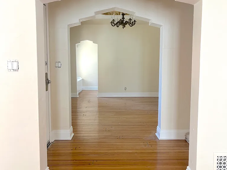 223 S Gale Dr #1/2 — Photo 7