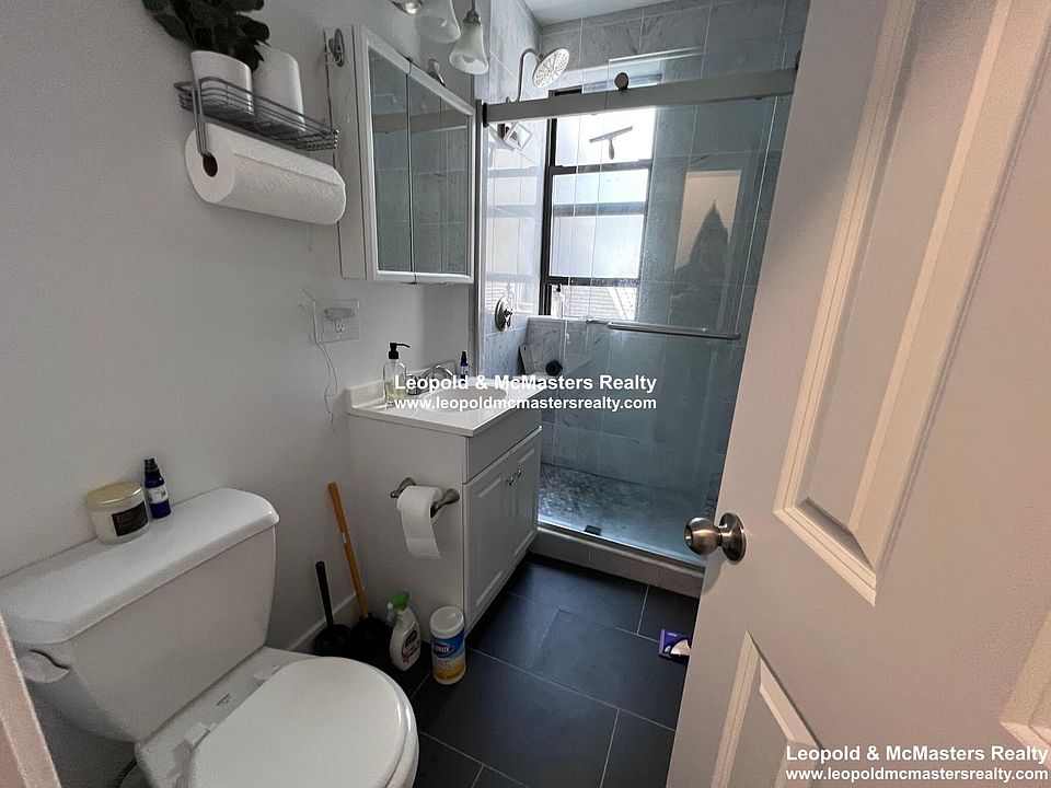 2nd image of 14 Peterborough St #11