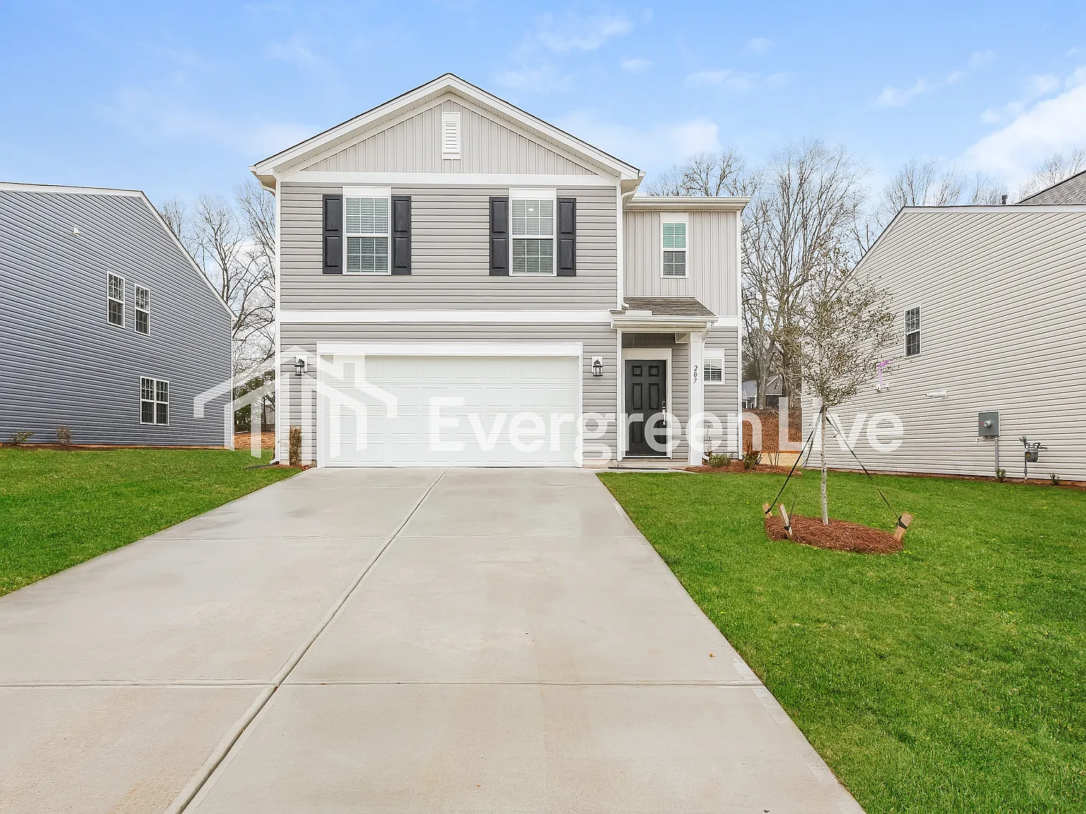 4 bed, 2.0 bath, 1956 sqft, $1,870 — Photo 2