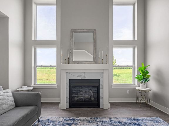 3rd image of 620 Clayton Cir