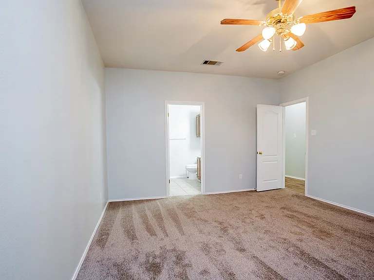 115 Brazos Ln — Photo 14