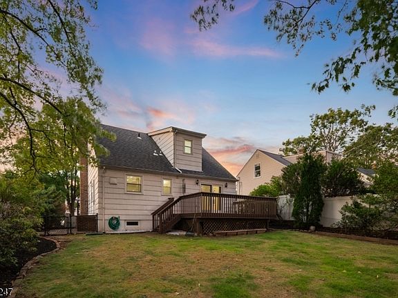 4th image of 14 Shady Ln