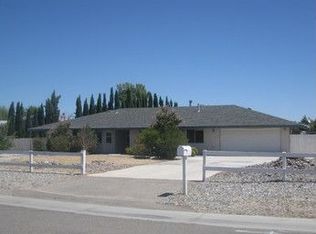 12385 Reata Rd, Apple Valley, CA 92308