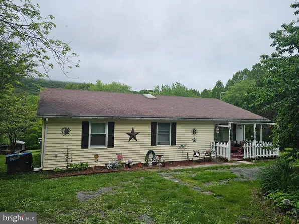 2596 Detour Rd, Great Cacapon, WV 25422