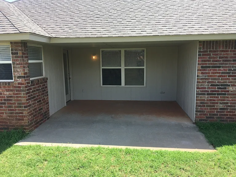 629 Loyd Ln — Photo 22