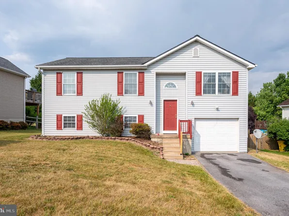 227 Moonlight Ln, Martinsburg, WV 25404