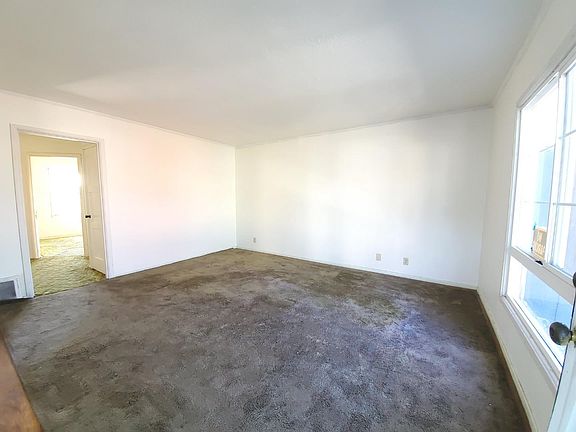 3rd image of 6 Stoneyford Ave
