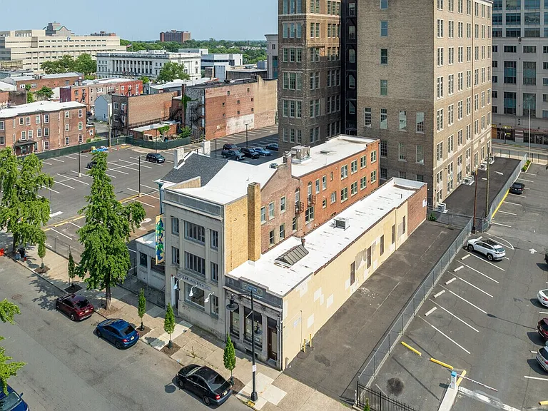 219 E Hanover St #101 — Photo 5