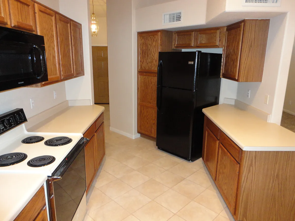 Building Photo - 233 W Verano Pl