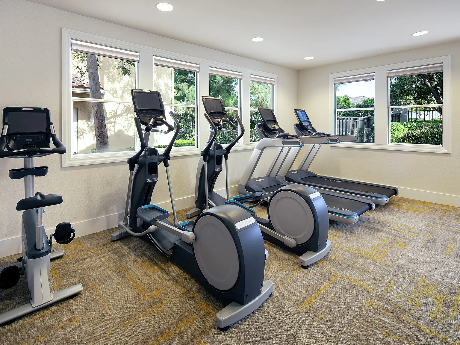 Rancho Santa Fe Apartment Homes — Photo 3