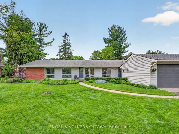 35 Riopelle Ct, Ottawa, ON K2K 1J2