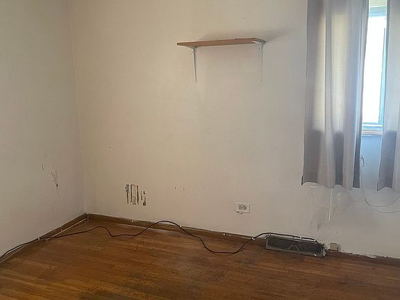 4th image of 13110 S Saint Lawrence Ave