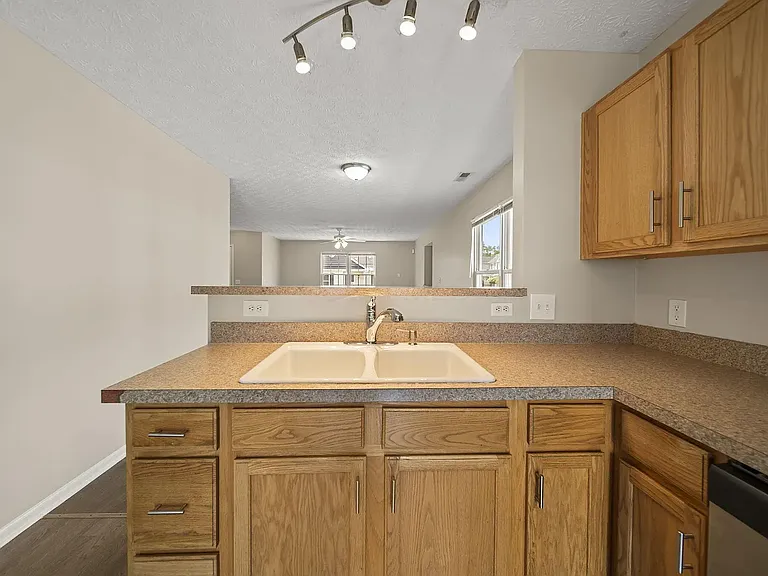 2194 Rustic Ledge Dr — Photo 18