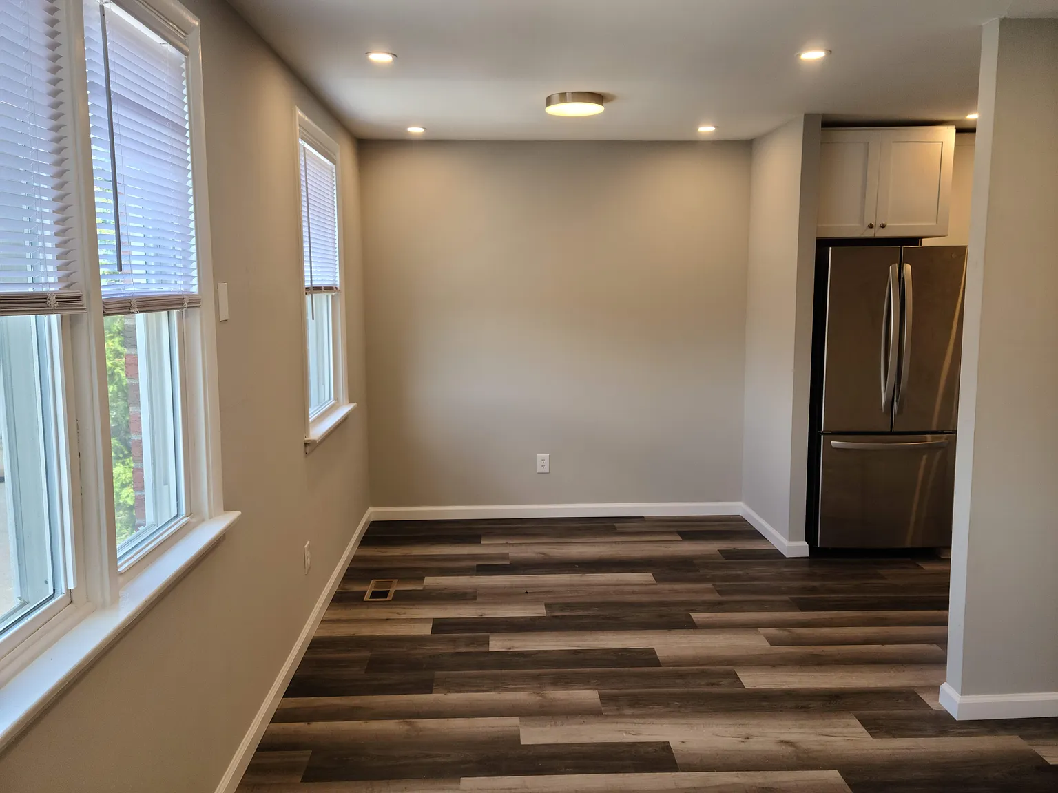 230 Erica St — Photo 4