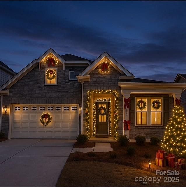 1st image of 2081 Skyhawk Dr