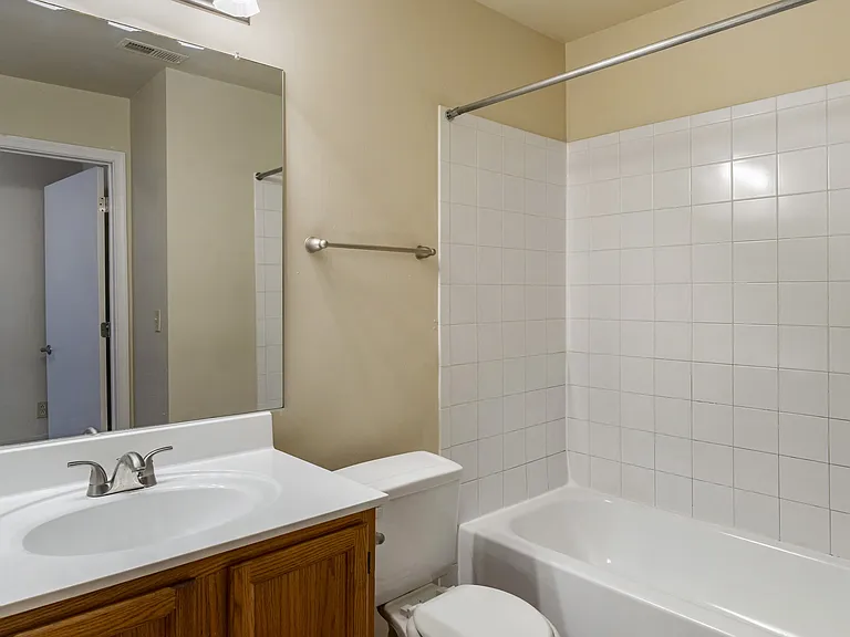 Arboretum Place Apartments — Photo 9