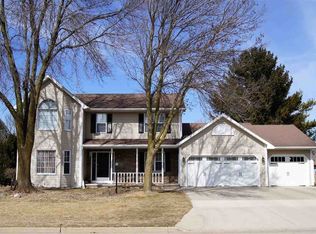 3231 N Country Run Dr, Appleton, WI 54914