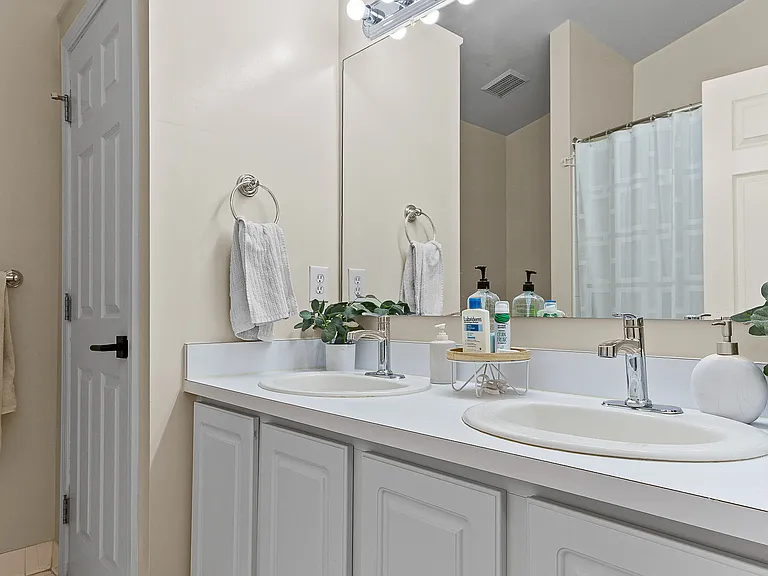 1484 Chapleau Dr — Photo 35
