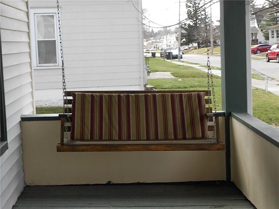 2nd image of 410 N Clairmont Ave