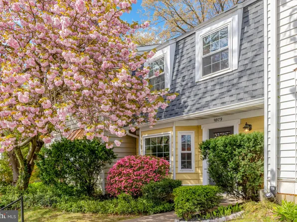 9979 Capperton Dr, Oakton, VA 22124