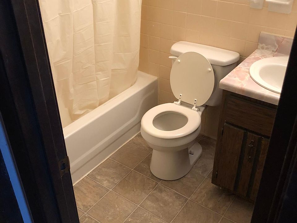 Full bathroom