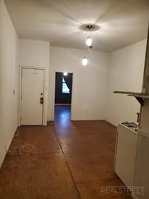 Rented by Real Street Inc | media 9