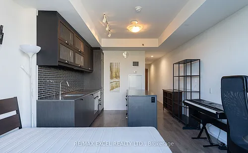 783 Bathurst St #506 Photo 1