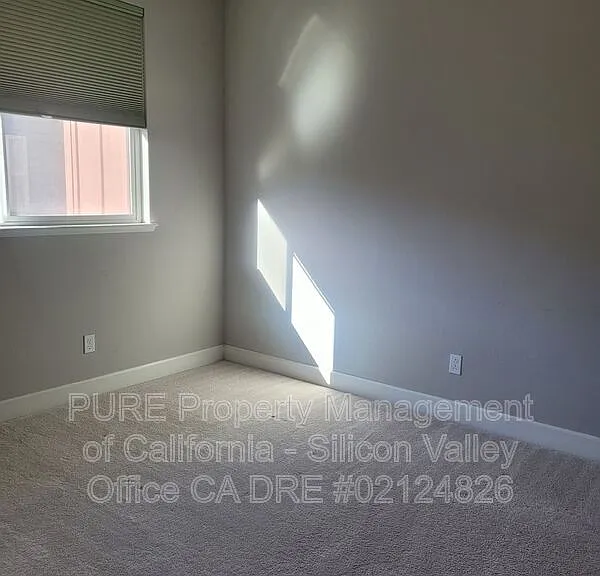 1105 Pepper Rd — Photo 6