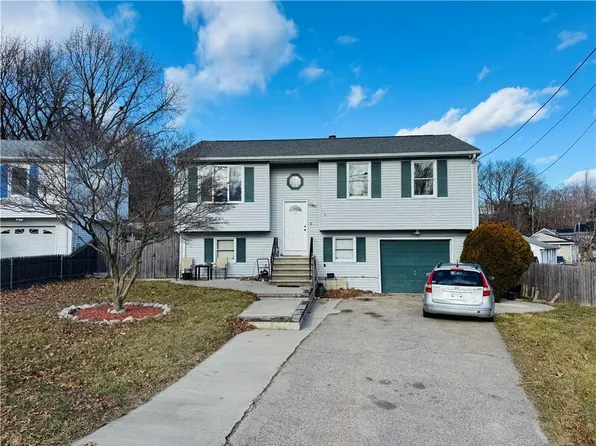 10 Linda Ct, Providence, RI 02904