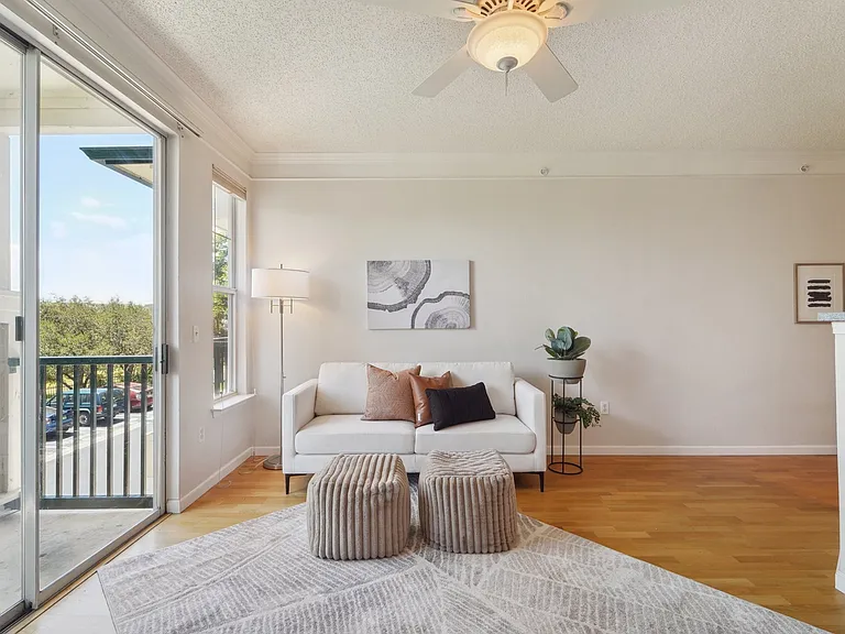 1864 Mallard Dr — Photo 8
