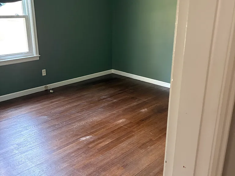 112 Windsor Dr — Photo 4